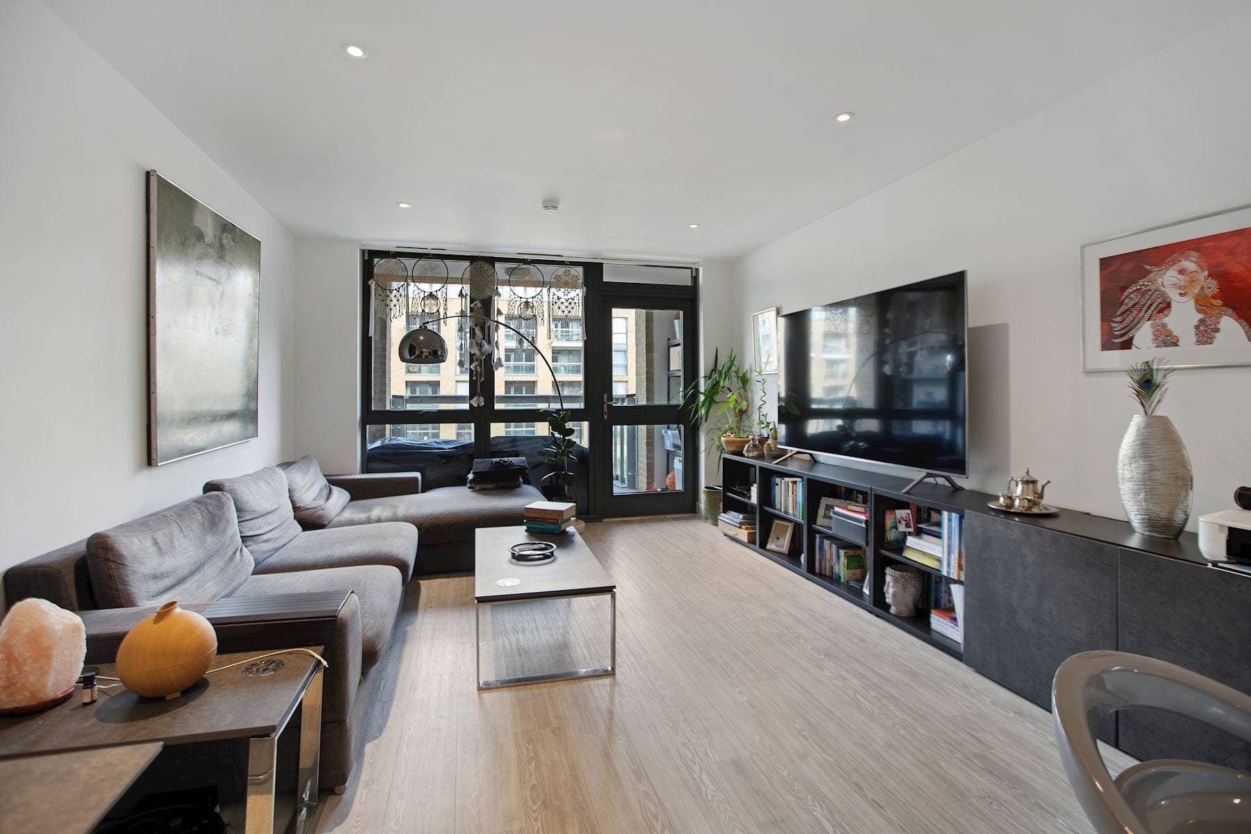 The 7-Second Rule: How Buyers Judge Your Home Before They Step Inside