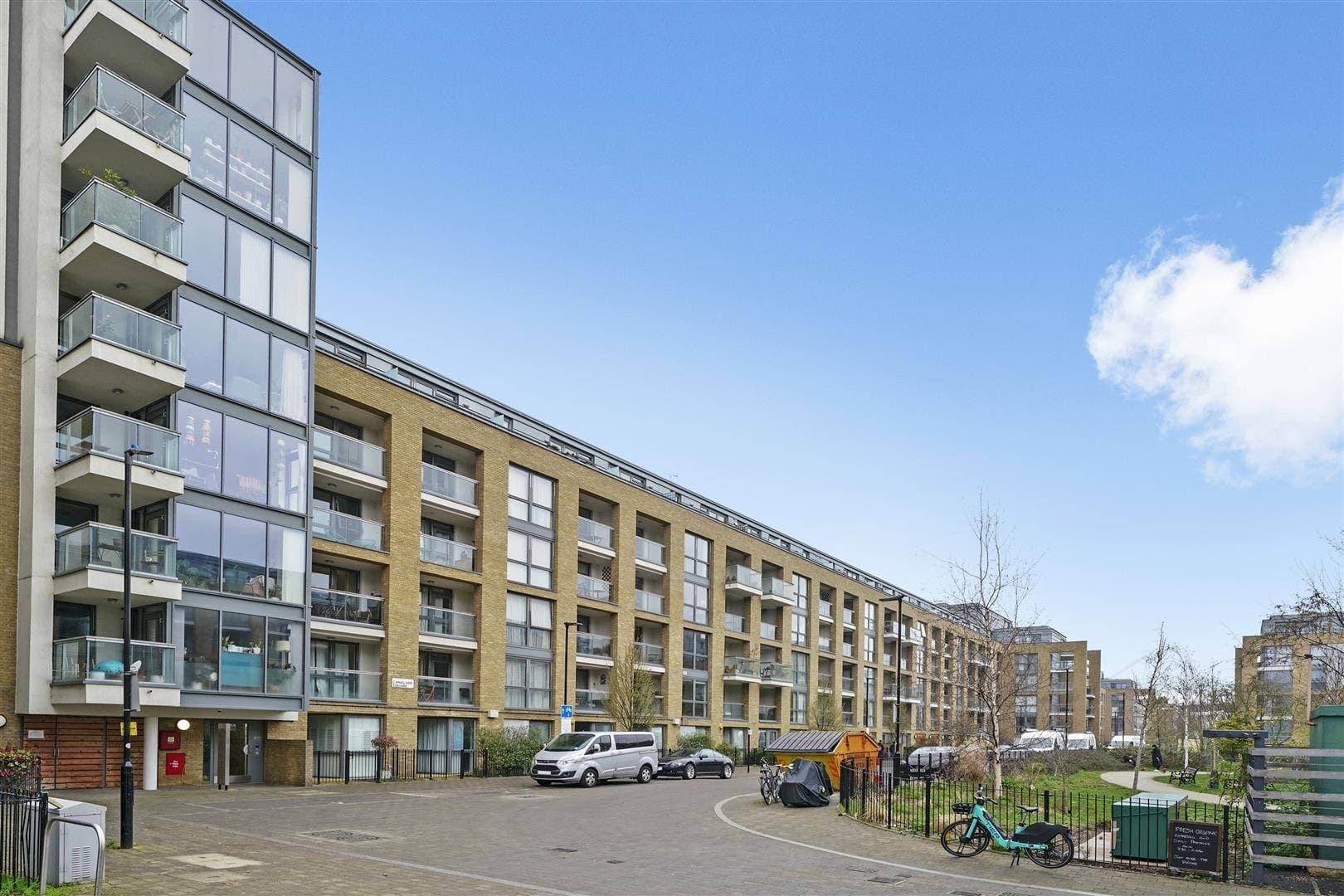 Best Letting Agents for a Furnished Flat in Islington: A Landlord's Decision Guide