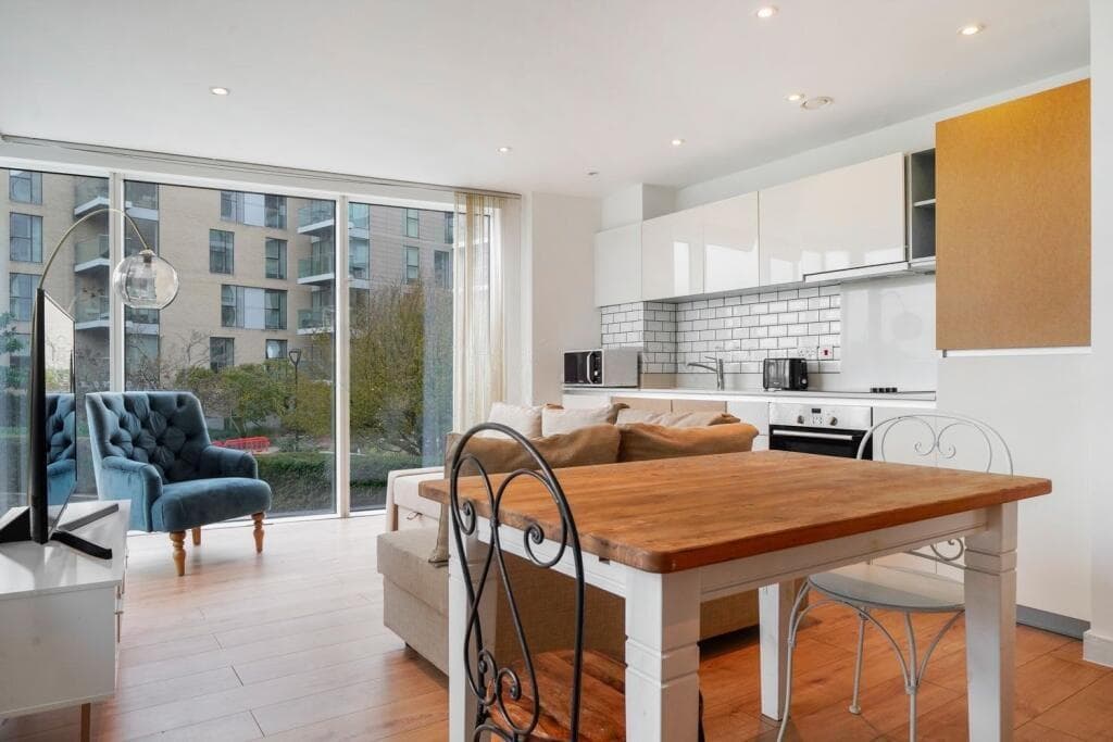 Riverside Apartment, Goodchild Road, N4