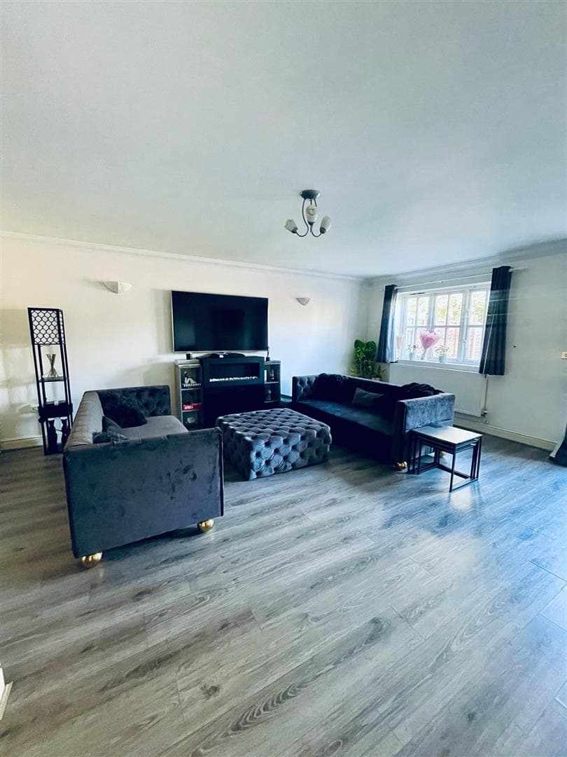 Ravenscar Road, Surbiton, KT6