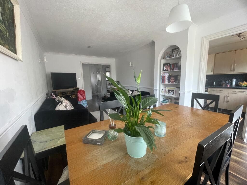 Haydon Close, Enfield, EN1