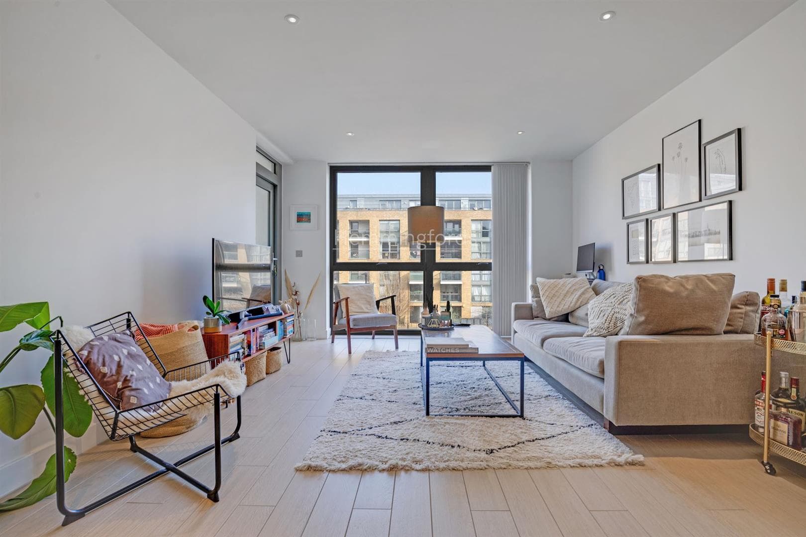 Canalside Square, Islington, N1