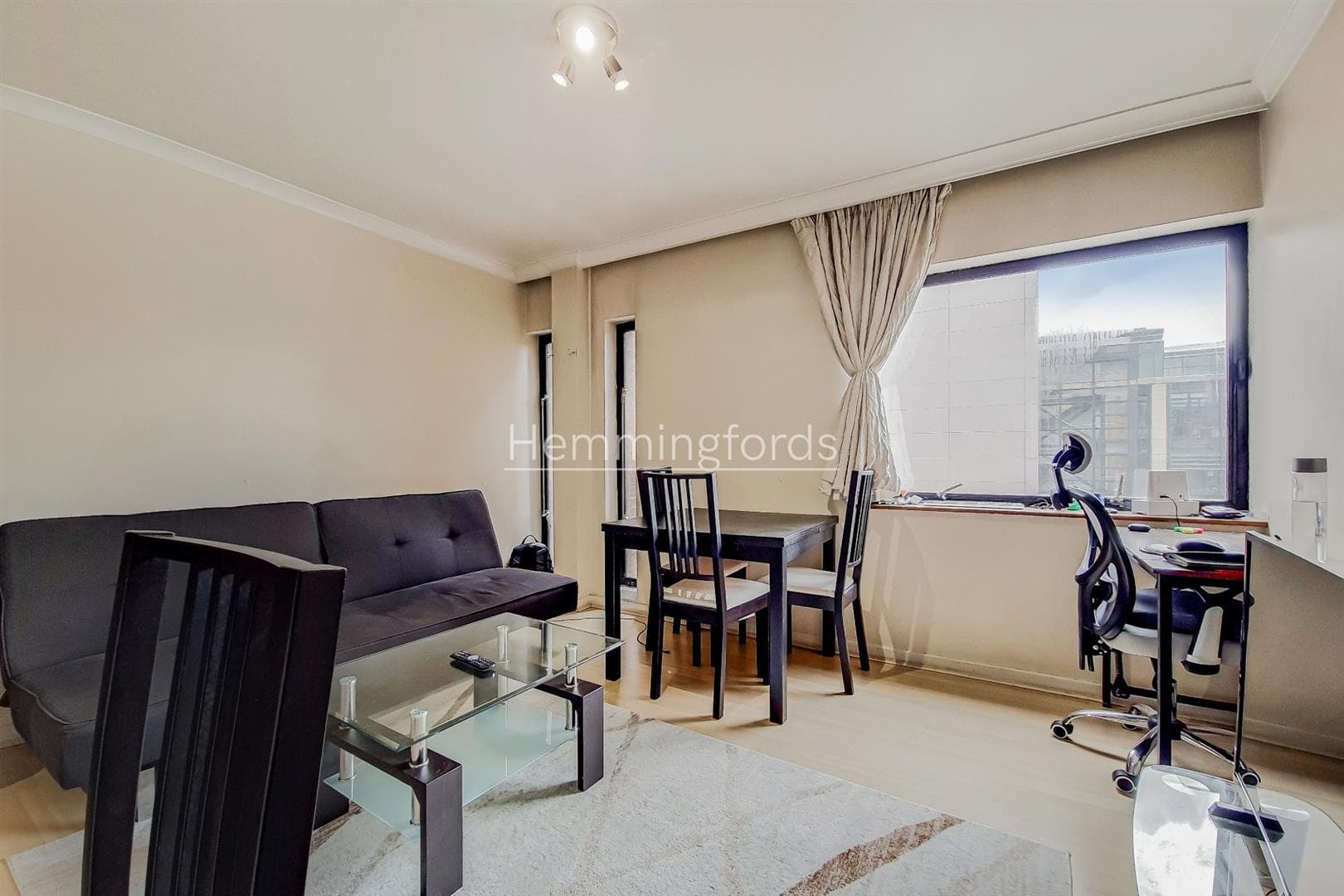 Queens Quay, Upper Thames Street, EC4V