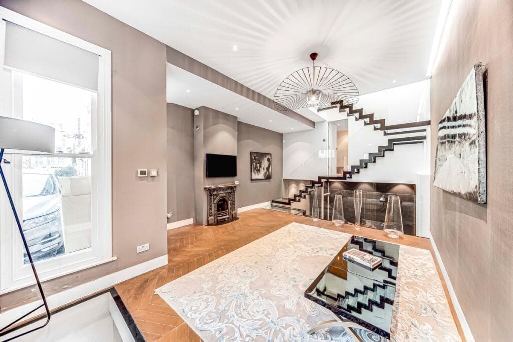 Princes Mews, Bayswater, London, W2